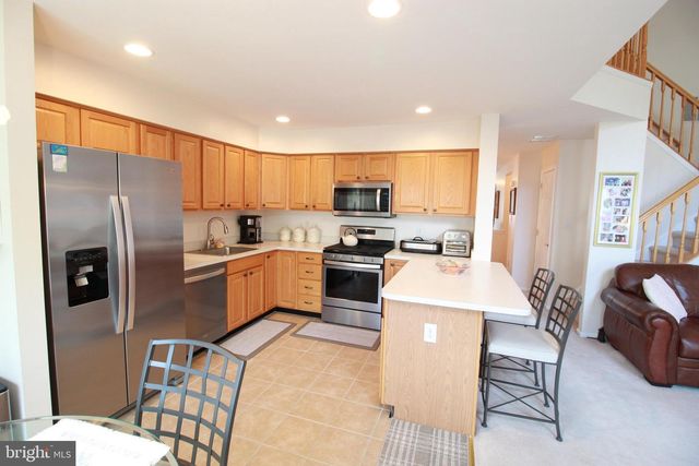 30 LEIGHTON DR, Mount Laurel, NJ 08054