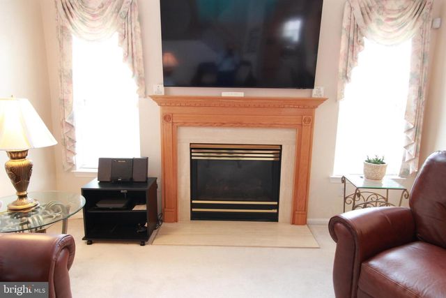 30 LEIGHTON DR, Mount Laurel, NJ 08054