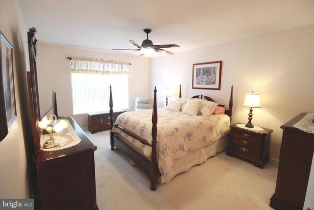 30 LEIGHTON DR, Mount Laurel, NJ 08054