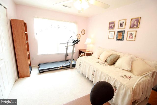 30 LEIGHTON DR, Mount Laurel, NJ 08054