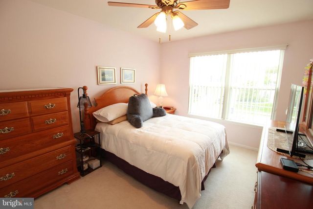 30 LEIGHTON DR, Mount Laurel, NJ 08054