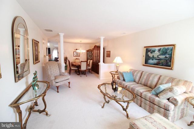 30 LEIGHTON DR, Mount Laurel, NJ 08054