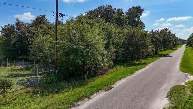 RED HAWK LANE, Plant City, FL 33565