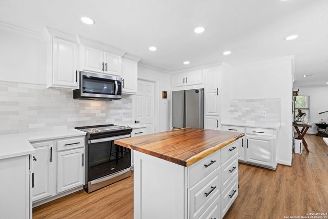 13423 Forum, Universal City, TX 78148