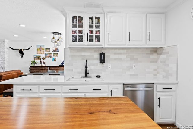 13423 Forum, Universal City, TX 78148