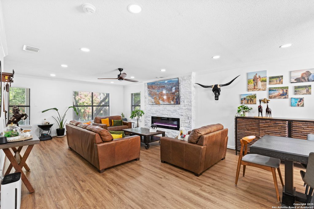 13423 Forum, Universal City, TX 78148