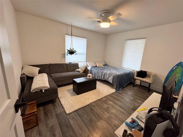 2805 Silverway DR, Austin, TX 78757