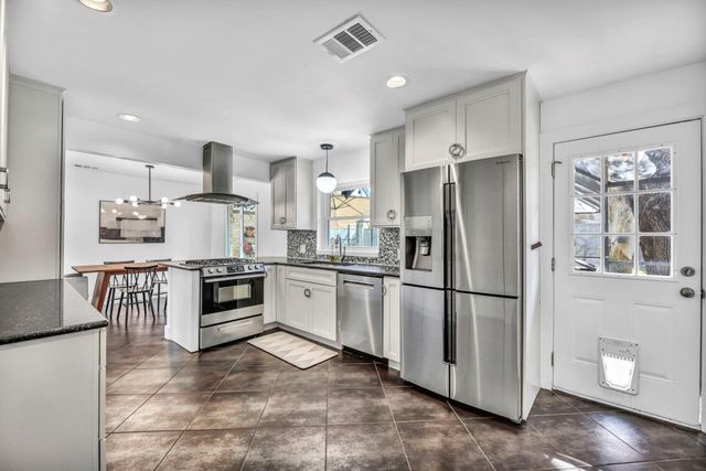 2805 Silverway DR, Austin, TX 78757