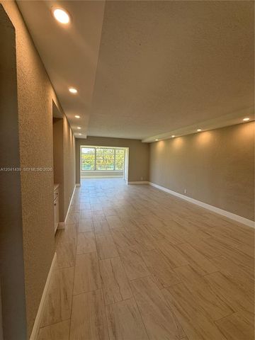 9273 SW 8th St 311, Boca Raton, FL 33428