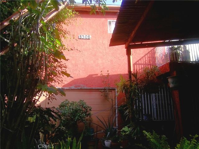 8310 S Broadway, Los Angeles, CA 90003
