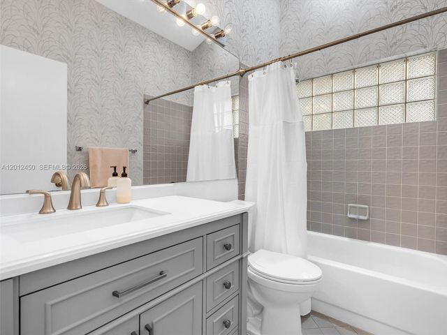 629 Spinnaker, Weston, FL 33326