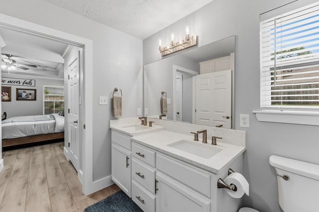 310 Augusta Drive, Huntsville, TX 77340