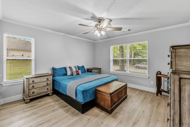 310 Augusta Drive, Huntsville, TX 77340