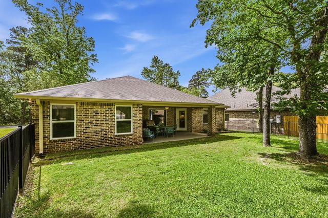 310 Augusta Drive, Huntsville, TX 77340