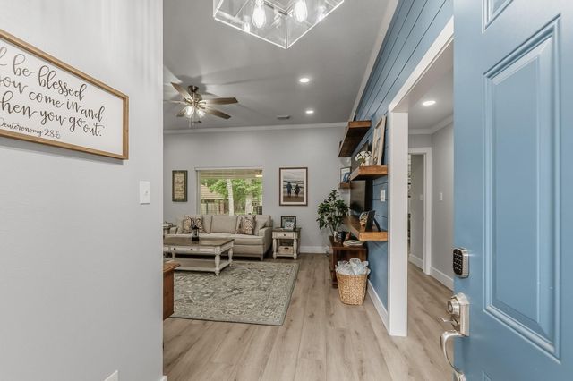 310 Augusta Drive, Huntsville, TX 77340