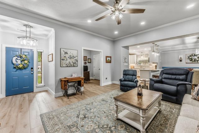 310 Augusta Drive, Huntsville, TX 77340