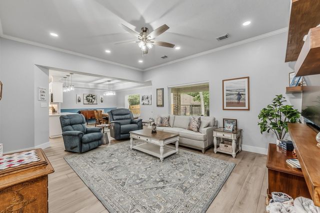 310 Augusta Drive, Huntsville, TX 77340