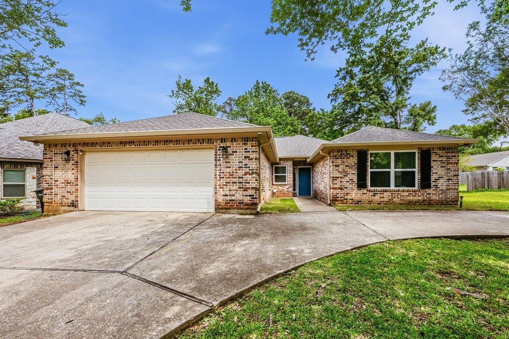 310 Augusta Drive, Huntsville, TX 77340