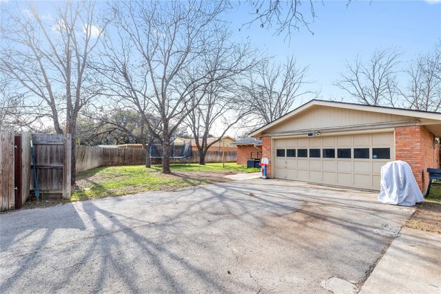 503 Oak Trail, Brownwood, TX 76801