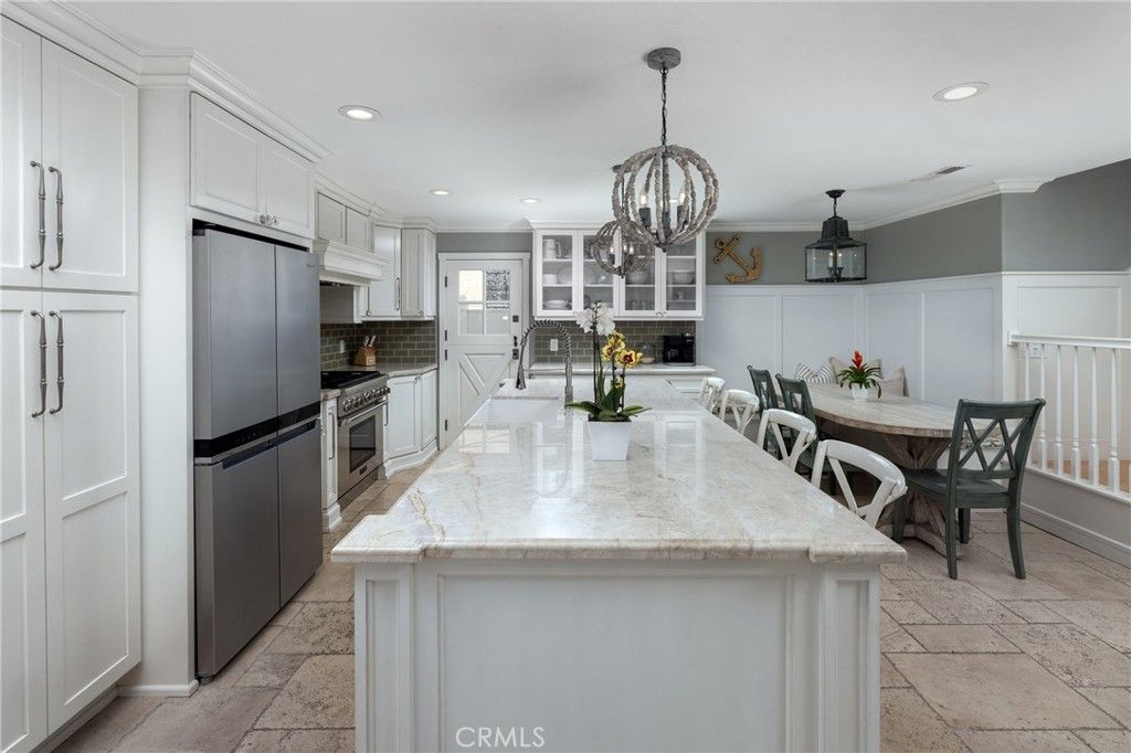 Image 11 of property listing at 331 Walnut Street, Newport Beach, CA 92663
