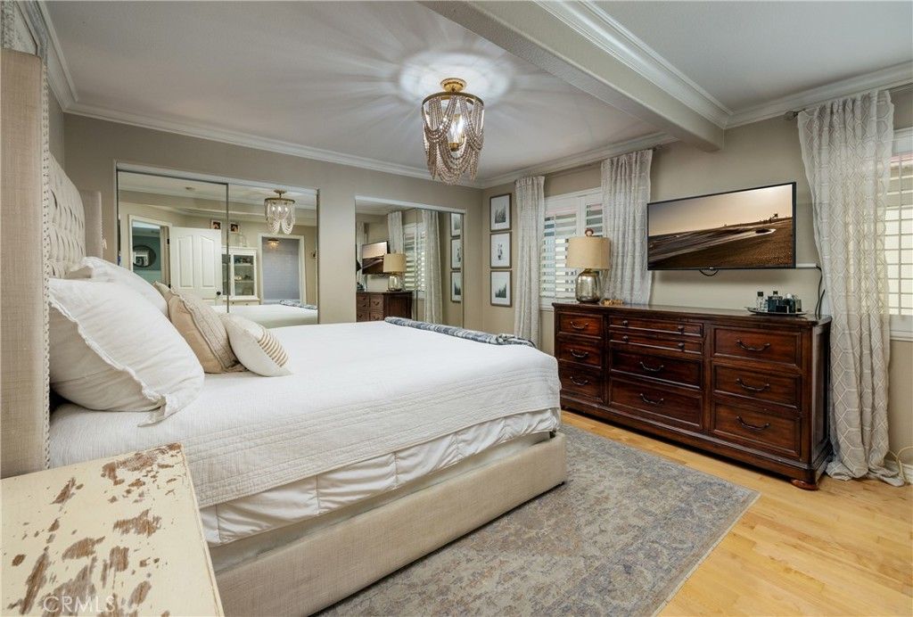 Image 22 of property listing at 331 Walnut Street, Newport Beach, CA 92663