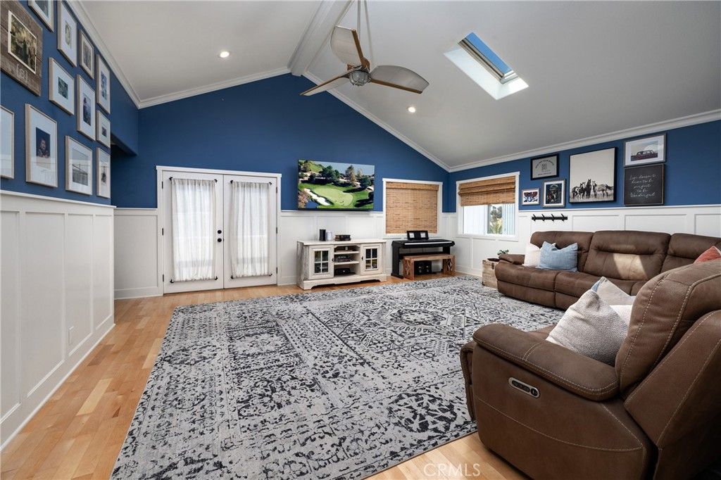 Image 26 of property listing at 331 Walnut Street, Newport Beach, CA 92663