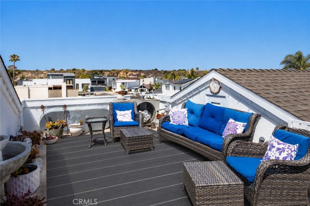 Image 28 of property listing at 331 Walnut Street, Newport Beach, CA 92663