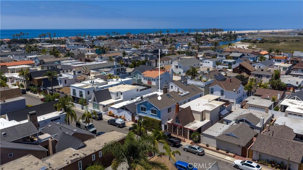 Image 30 of property listing at 331 Walnut Street, Newport Beach, CA 92663