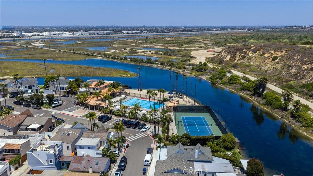 Image 32 of property listing at 331 Walnut Street, Newport Beach, CA 92663