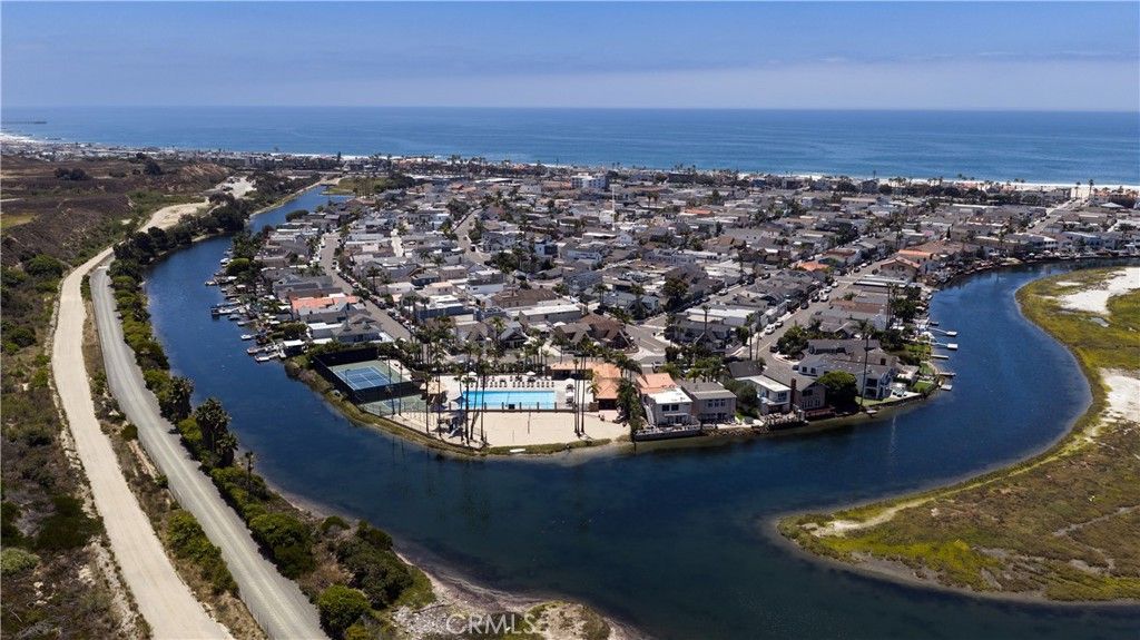 Image 34 of property listing at 331 Walnut Street, Newport Beach, CA 92663