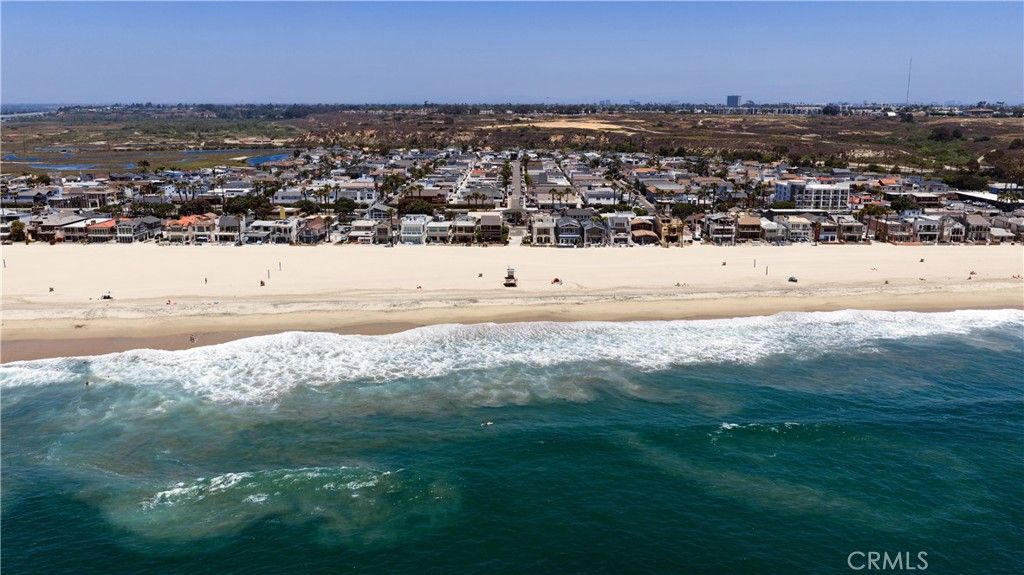 Image 36 of property listing at 331 Walnut Street, Newport Beach, CA 92663