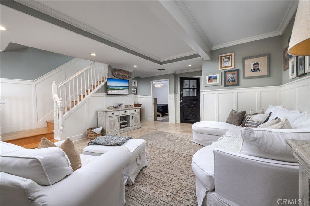 Image 6 of property listing at 331 Walnut Street, Newport Beach, CA 92663