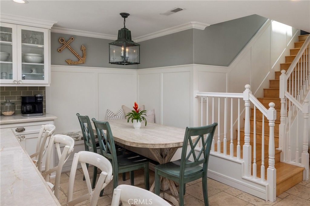 Image 8 of property listing at 331 Walnut Street, Newport Beach, CA 92663