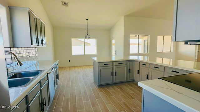 15191 S AMADO Boulevard, Arizona City, AZ 85123
