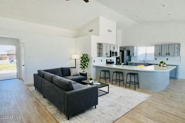 15191 S AMADO Boulevard, Arizona City, AZ 85123