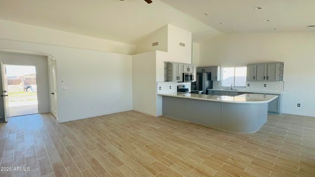 15191 S AMADO Boulevard, Arizona City, AZ 85123