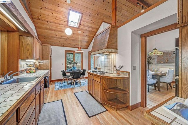 7360 Claremont Ave, Berkeley, CA 94705