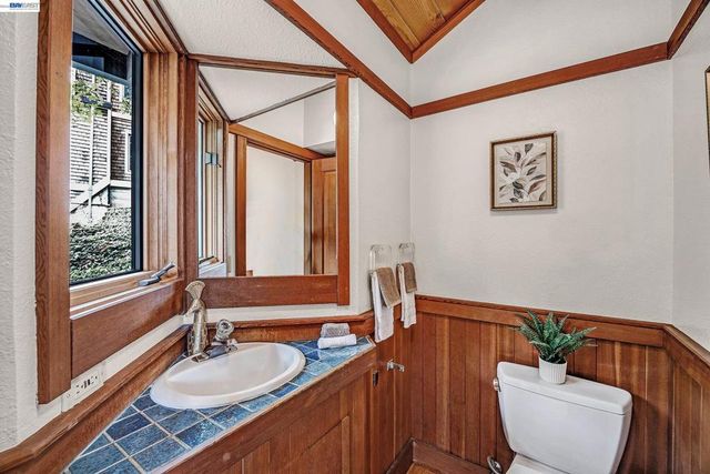 7360 Claremont Ave, Berkeley, CA 94705