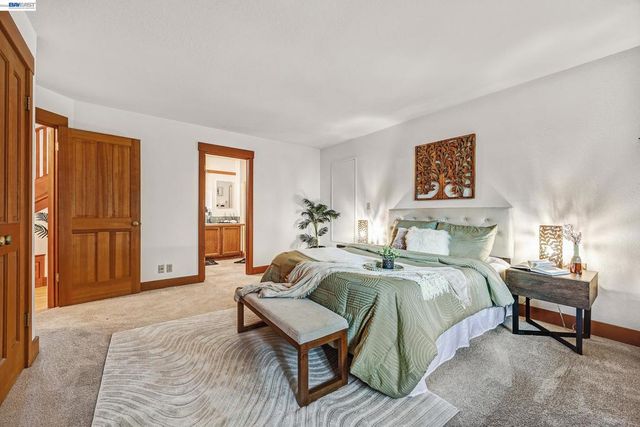 7360 Claremont Ave, Berkeley, CA 94705