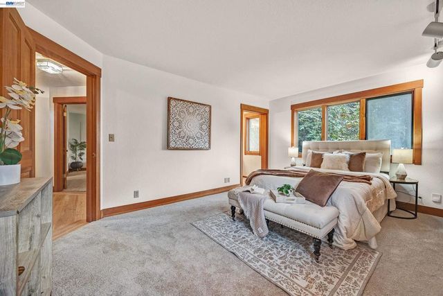7360 Claremont Ave, Berkeley, CA 94705