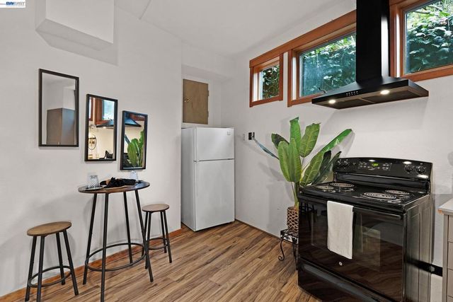 7360 Claremont Ave, Berkeley, CA 94705