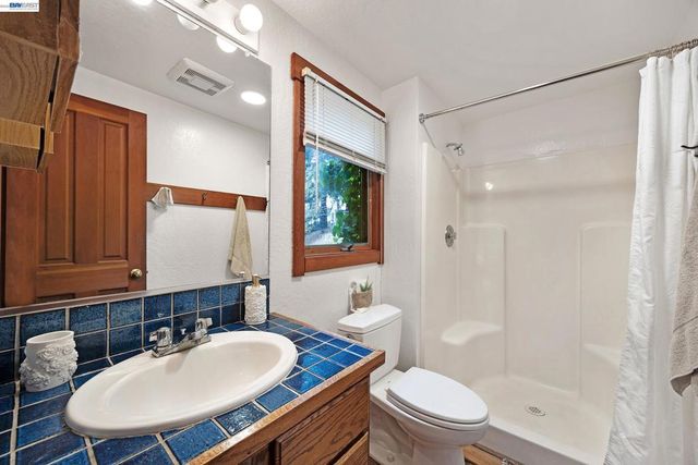 7360 Claremont Ave, Berkeley, CA 94705