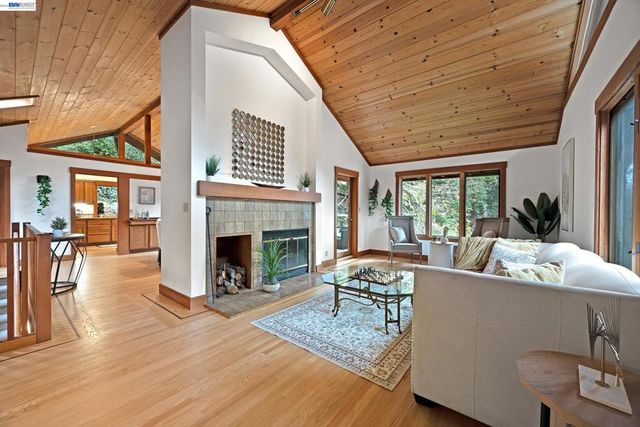 7360 Claremont Ave, Berkeley, CA 94705