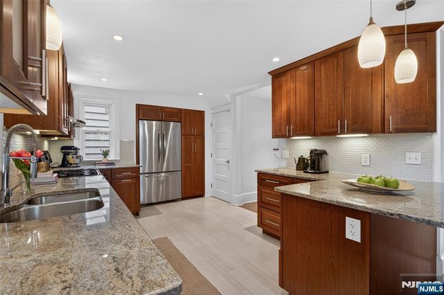 14 Gray Street, Montclair, NJ 07042