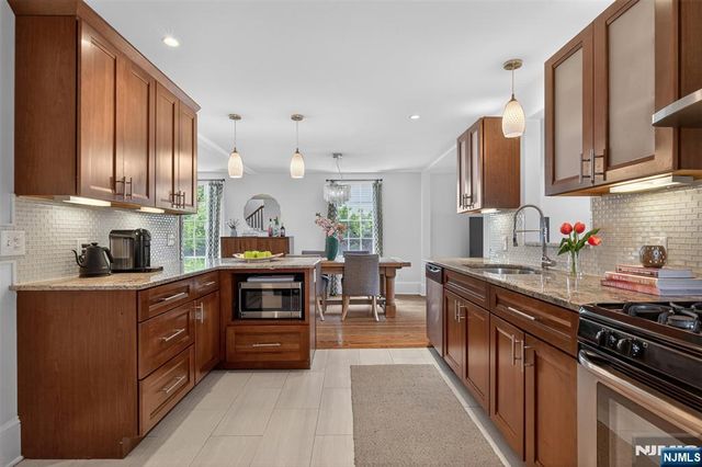 14 Gray Street, Montclair, NJ 07042