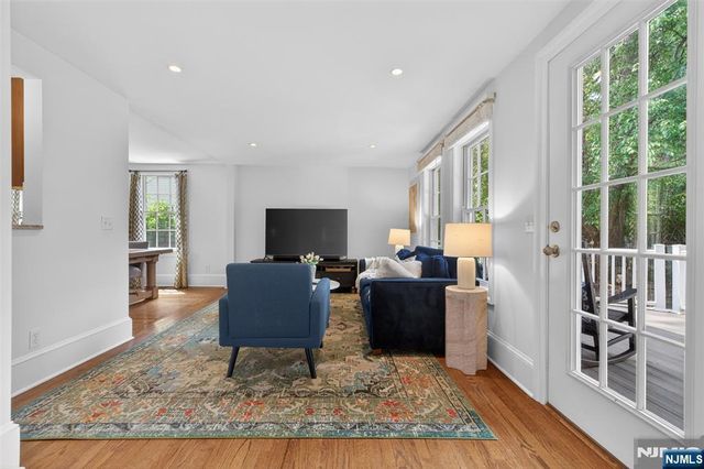 14 Gray Street, Montclair, NJ 07042