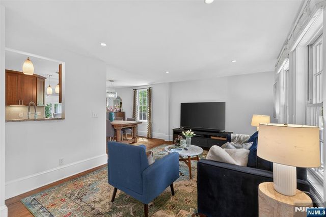 14 Gray Street, Montclair, NJ 07042