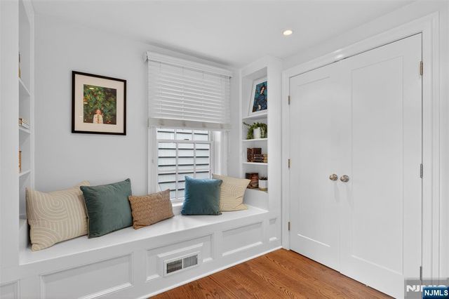 14 Gray Street, Montclair, NJ 07042