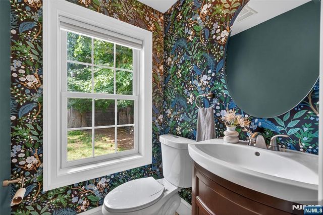 14 Gray Street, Montclair, NJ 07042