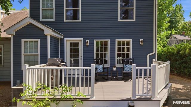 14 Gray Street, Montclair, NJ 07042